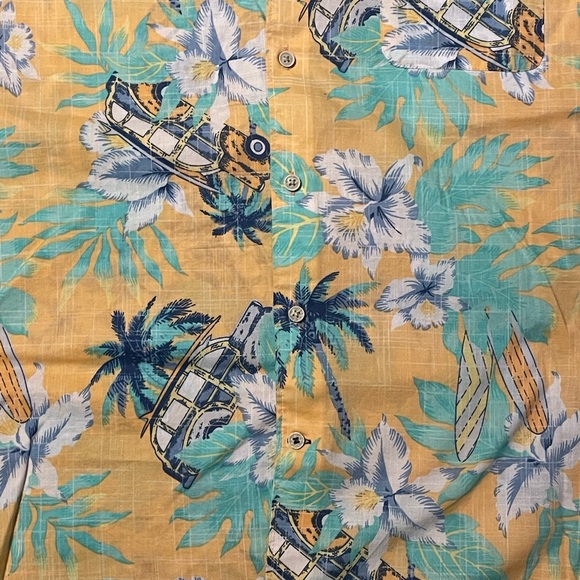 Men's IZOD Saltwater Dockside Button Front Shirt - Picture 3 of 5